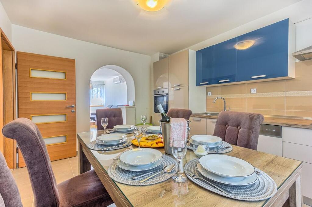 Villa Ivano With Sea&Mountain View Kastel Stari ภายนอก รูปภาพ